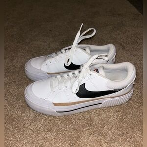 Nike Court Legacy Lift sneakers
